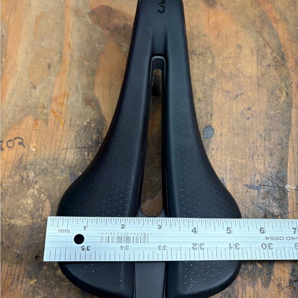 Liv Grit SL bike seat, just removed from brand new mountain bike - Picture 6 of 6